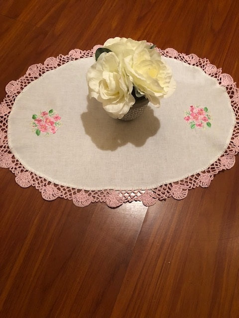 HANDMADE WHITE LINEN DOILY WITH PINK CROCHET EDGING , EMBROIDERY FLOWERS ,23 X 16 INCHES
