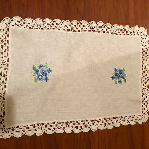 HANDMADE WHITE LINEN DOILY WITH CROCHET EDGING AND FLOWERS, 14 X 22 INCHES