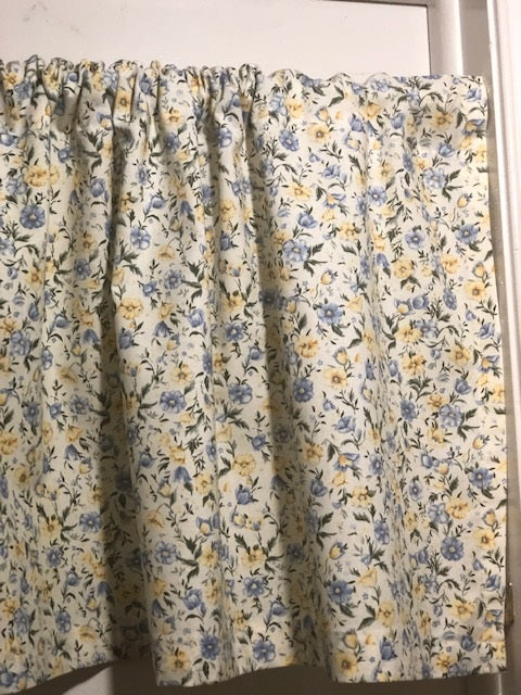HANDMADE COUNTRY FLOWERS VALANCE ,42 x 15 inches